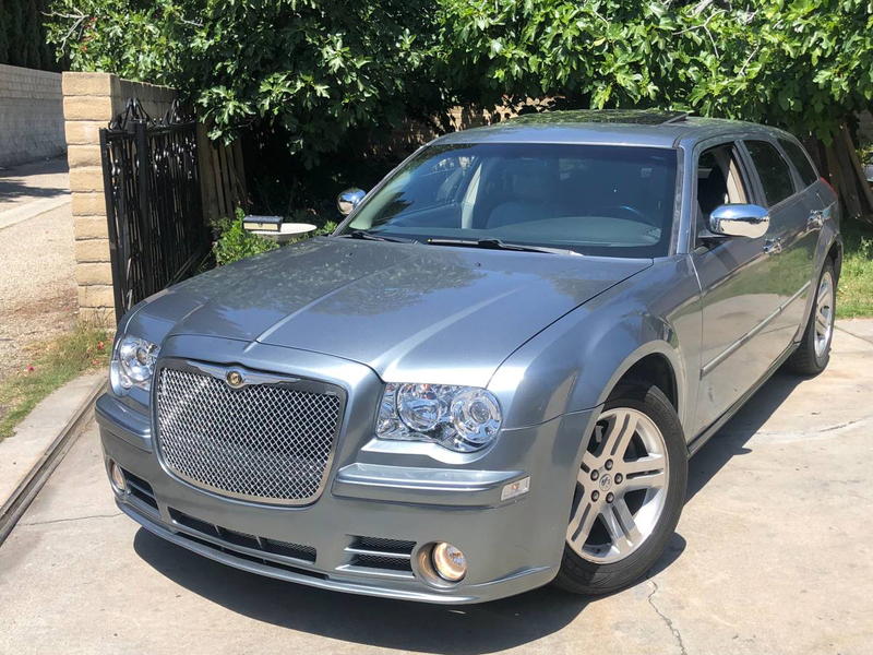 Illustration for article titled At $4,800, Could This Rebuilt-Titled 2007 Dodge Magnum 5.7 Salvage a Win?